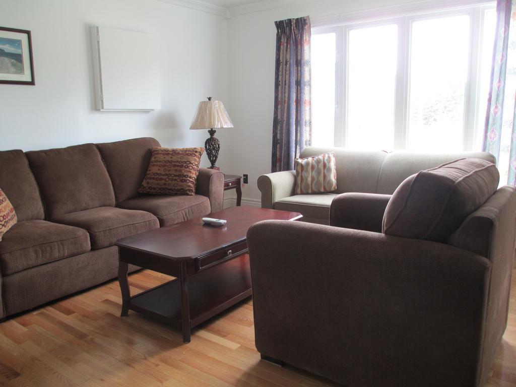 Comerford'S Ocean View Suites Holyrood Værelse billede