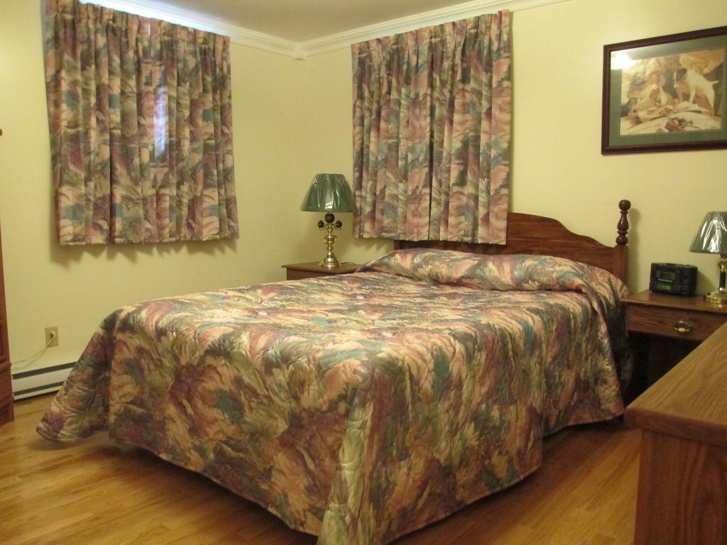 Comerford'S Ocean View Suites Holyrood Eksteriør billede
