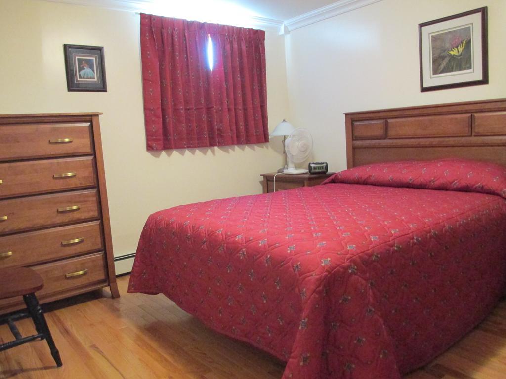 Comerford'S Ocean View Suites Holyrood Værelse billede